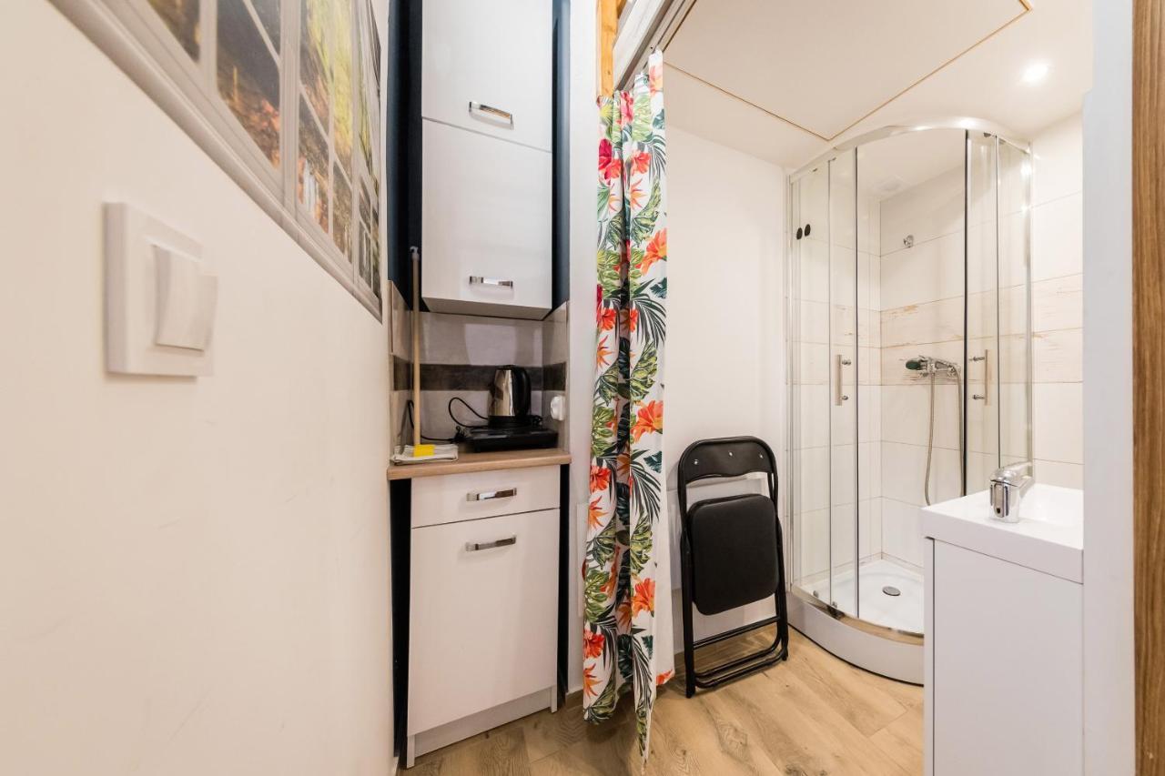 Micro Apartments 2,5 Qm - Najmniejsze Apartamenty Swiata 2,5 Mkw Krasków Eksteriør bilde
