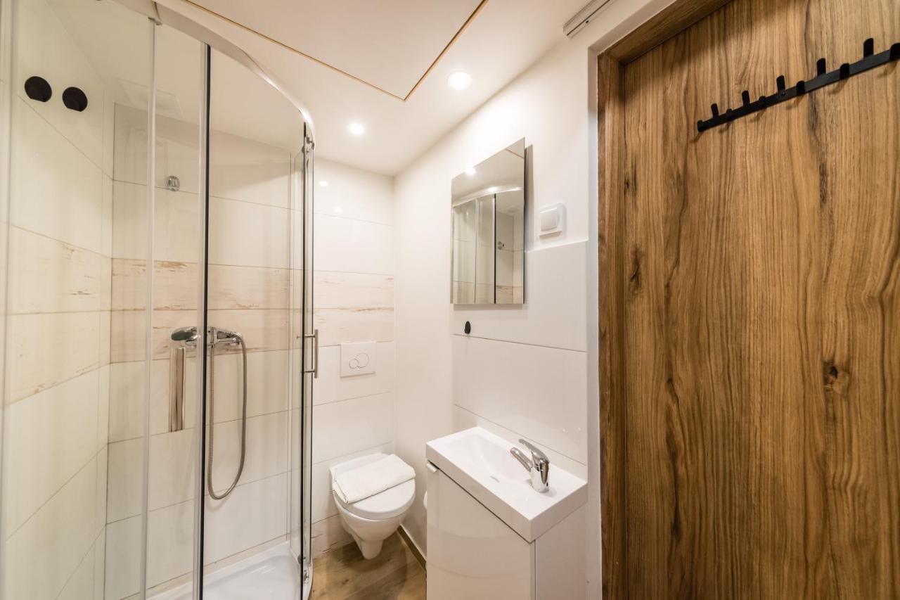 Micro Apartments 2,5 Qm - Najmniejsze Apartamenty Swiata 2,5 Mkw Krasków Eksteriør bilde