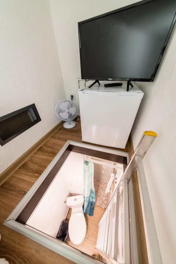 Micro Apartments 2,5 Qm - Najmniejsze Apartamenty Swiata 2,5 Mkw Krasków Eksteriør bilde