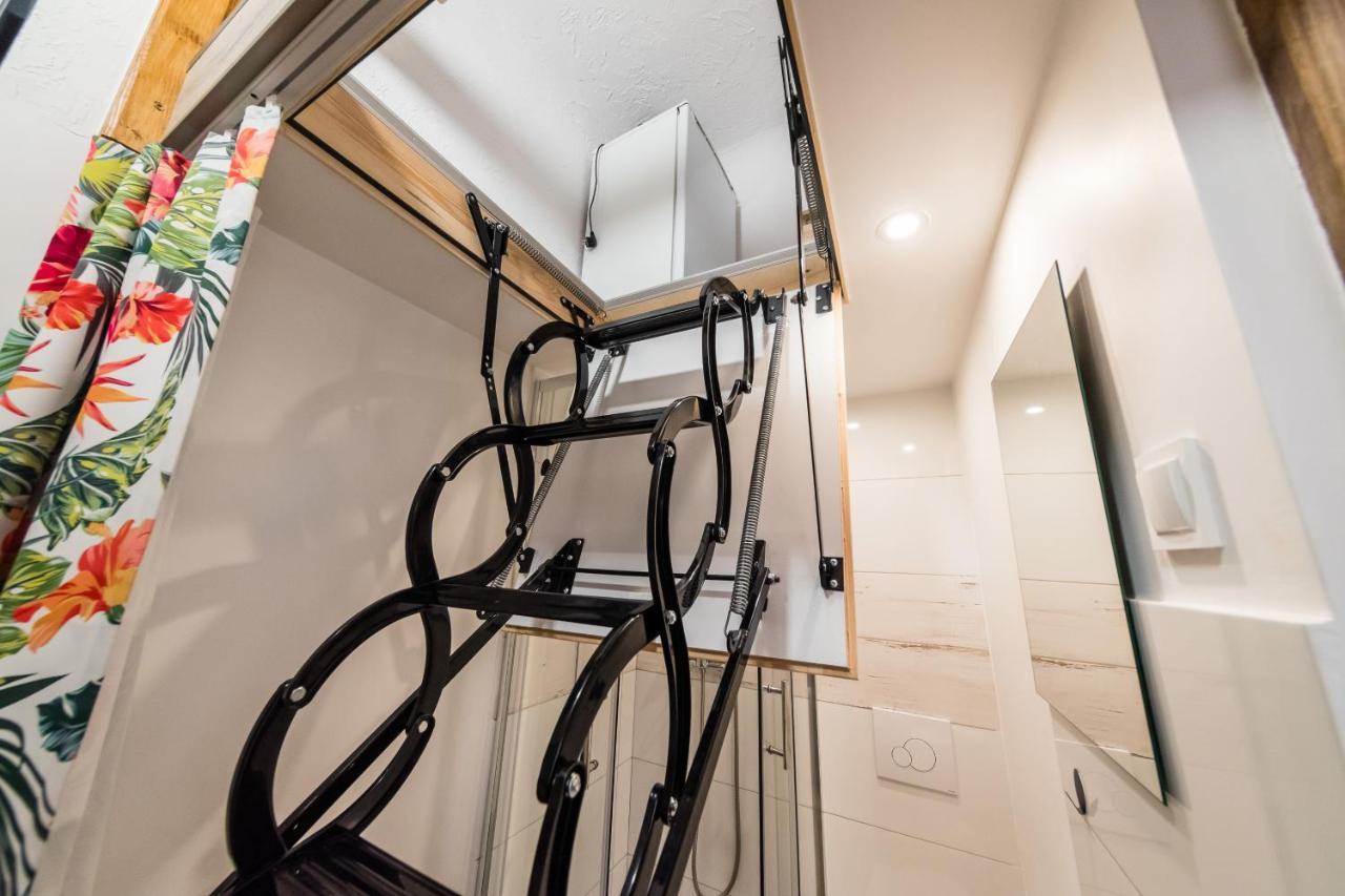 Micro Apartments 2,5 Qm - Najmniejsze Apartamenty Swiata 2,5 Mkw Krasków Eksteriør bilde