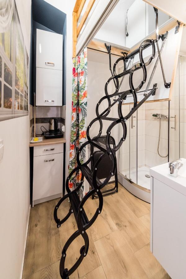 Micro Apartments 2,5 Qm - Najmniejsze Apartamenty Swiata 2,5 Mkw Krasków Eksteriør bilde