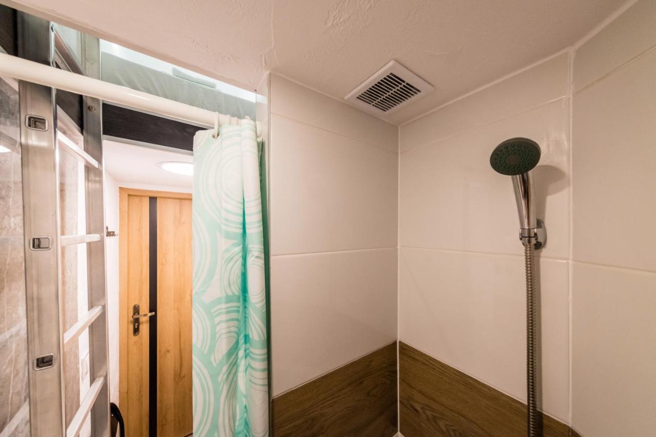 Micro Apartments 2,5 Qm - Najmniejsze Apartamenty Swiata 2,5 Mkw Krasków Eksteriør bilde