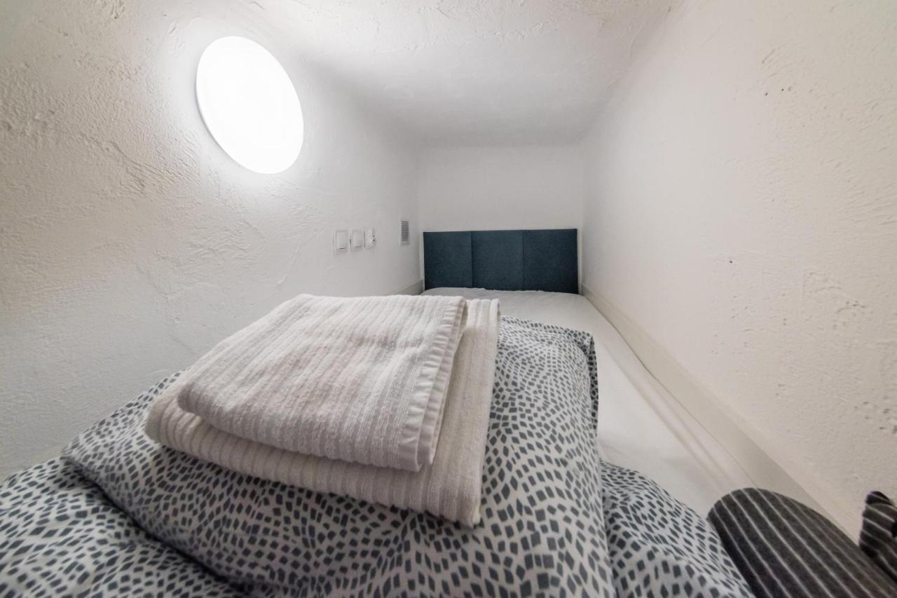 Micro Apartments 2,5 Qm - Najmniejsze Apartamenty Swiata 2,5 Mkw Krasków Eksteriør bilde