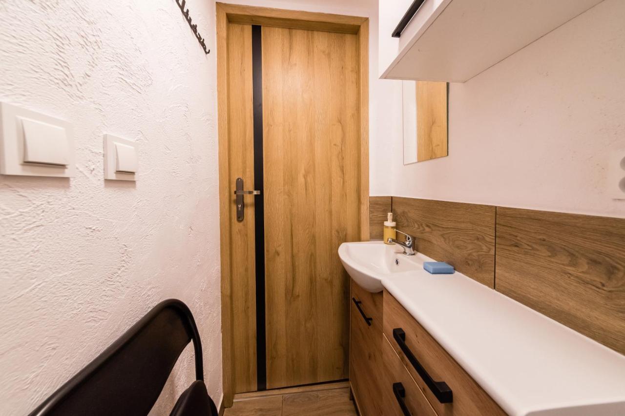 Micro Apartments 2,5 Qm - Najmniejsze Apartamenty Swiata 2,5 Mkw Krasków Eksteriør bilde