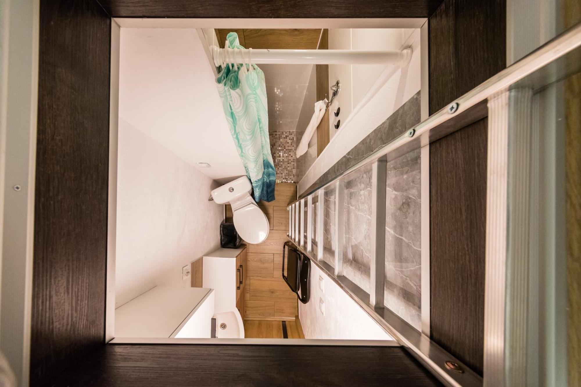 Micro Apartments 2,5 Qm - Najmniejsze Apartamenty Swiata 2,5 Mkw Krasków Eksteriør bilde